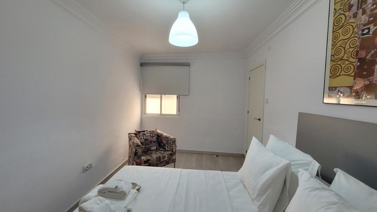 Apartaments B O D Collblanc L'Hospitalet de Llobregat Exterior photo