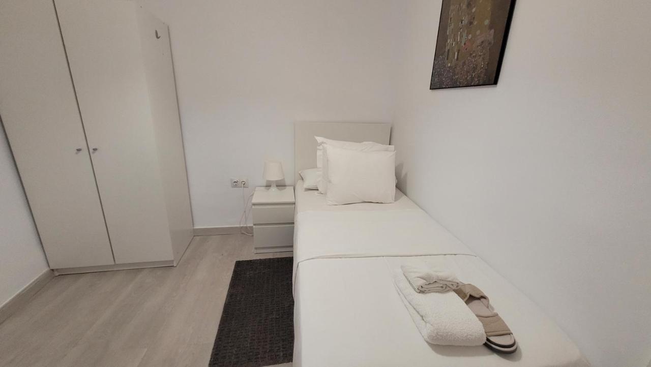 Apartaments B O D Collblanc L'Hospitalet de Llobregat Exterior photo
